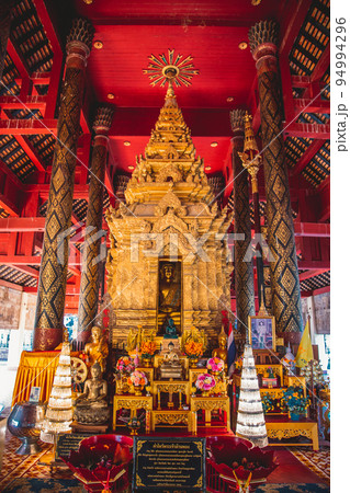 Wat Phra That Lampang Luang in Lampang in Lampang Province, Thailand. Wat Phra That Lampang Luang in Lampang in Lampang Province, Thailand. 94994296
