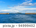 師崎港から見る日間賀島 94999402