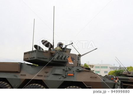 陸上自衛隊の87式偵察警戒車の砲塔 94999880