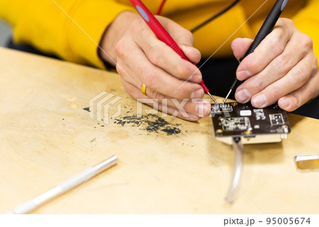 The Assembly of the sensors on the chip The Assembly of the sensors on the chip 95005674