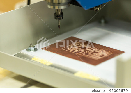 Machine for the production of chips Machine for the production of chips 95005679