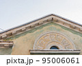 Dormer window with bas-relief 95006061