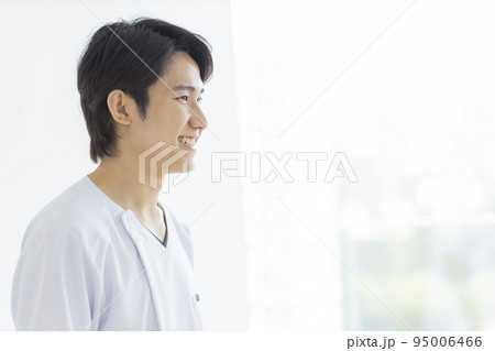 白衣 男性 医師 看護師 95006466