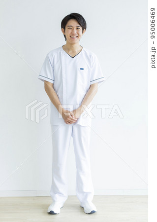 白衣 男性 医師 看護師 95006469