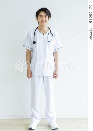 白衣 男性 医師 看護師 95006470