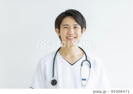 白衣 男性 医師 看護師 白衣 男性 医師 看護師 95006471