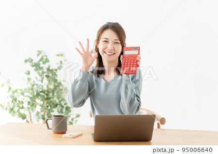 女性 電卓 OK 女性 電卓 OK 95006640