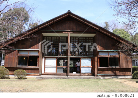 江戸東京たてもの園に復元された簡素で機能美あふれる住宅 江戸東京たてもの園に復元された簡素で機能美あふれる住宅 95008621