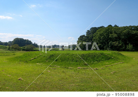 奈良・桜井市「山田寺跡」飛鳥時代を代表する大寺院の跡地 奈良・桜井市「山田寺跡」飛鳥時代を代表する大寺院の跡地 95008898