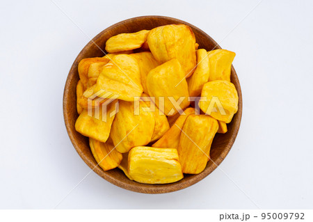 Jackfruit chips on white background 95009792