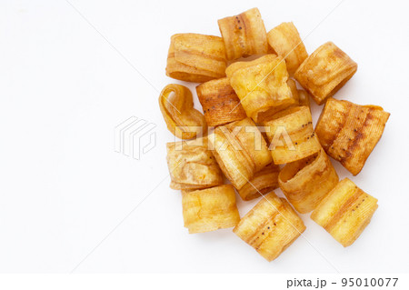 Crispy banana chip rolls. Fruit snack 95010077