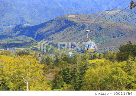 紅葉真っ盛りな御嶽山 ロープウェイ〜8合目 紅葉真っ盛りな御嶽山 ロープウェイ〜8合目 95011764