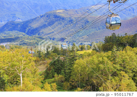 紅葉真っ盛りな御嶽山 ロープウェイ〜8合目 紅葉真っ盛りな御嶽山 ロープウェイ〜8合目 95011767