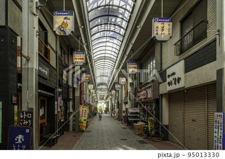 洲本の町並み　コモード56商店街　兵庫県洲本市 95013330