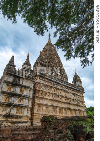 ミャンマーのバガンにあるマハーボディー寺院 ミャンマーのバガンにあるマハーボディー寺院 95016396