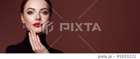 Beautiful woman face with perfect makeup Beautiful woman face with perfect makeup 95020222