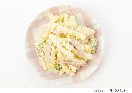 美味しそうなマカロニサラダ 95021262