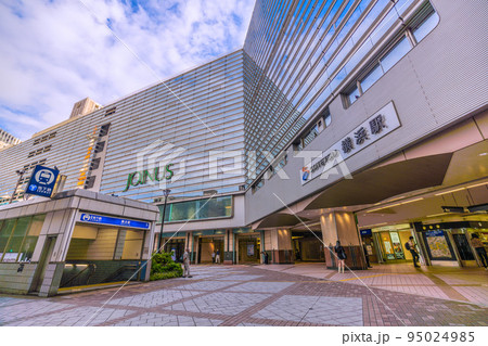 日本の横浜都市景観 10月・早朝のS0TETSU 横浜駅や横浜市営地下鉄ブルーライン横浜駅＝1日 95024985