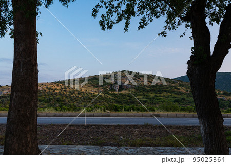 トルコ　セルチュクからエフェソスへの道中の風景 95025364