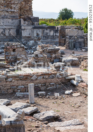 トルコ エフェソスの古代都市遺跡にあるメアリー教会 トルコ エフェソスの古代都市遺跡にあるメアリー教会 95025652