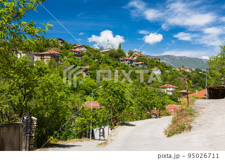 トルコ　サフランボルの旧市街から見える街並み 95026711