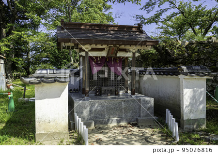 洲本城跡　芝右衛門の祠　兵庫県洲本市 95026816