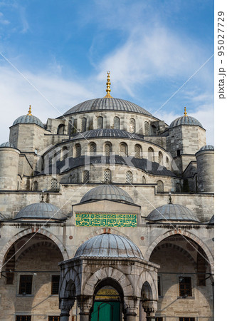 トルコ イスタンブール歴史地域に建つスルタンアフメト・モスク、別名ブルーモスク トルコ イスタンブール歴史地域に建つスルタンアフメト・モスク、別名ブルーモスク 95027729