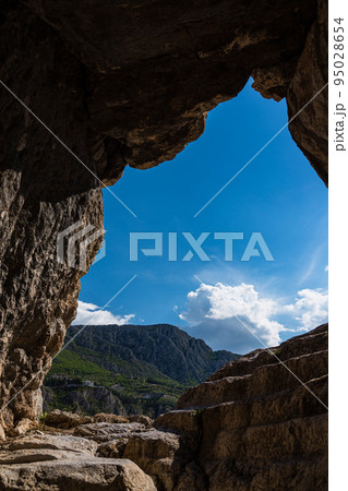 トルコ アマスィヤのポントス王の墓 トルコ アマスィヤのポントス王の墓 95028654