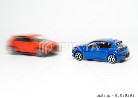 車の正面衝突事故イメージ 95029293