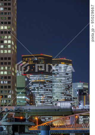 中央卸売市場周辺から見た美しい大阪・中之島周辺の夜景 95029667