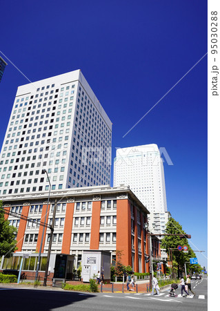 横浜　馬車道駅付近の風景 95030288