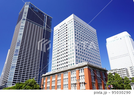 横浜　馬車道駅付近の風景 95030290