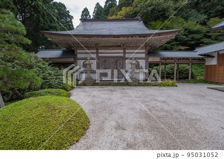 島根半島枕木山の華蔵寺の開山堂 95031052