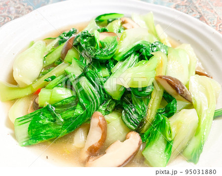 中国家庭料理・青菜炒香菇(チンゲン菜と椎茸の中華炒め) 中国家庭料理・青菜炒香菇(チンゲン菜と椎茸の中華炒め) 95031880