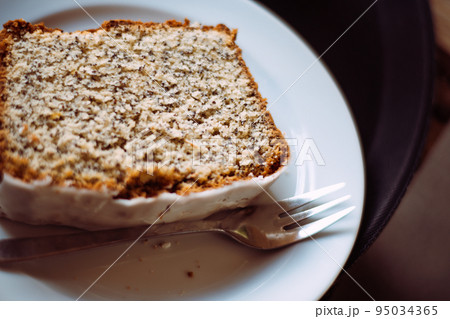 カフェで注文したケーキ 95034365