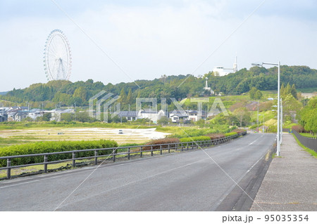 公園を西から眺めた風景（愛・地球博記念公園　モリコロパーク　愛知県 長久手市） 95035354