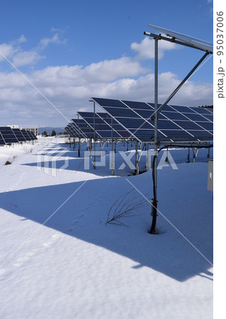 雪国の太陽電池発電所 95037006