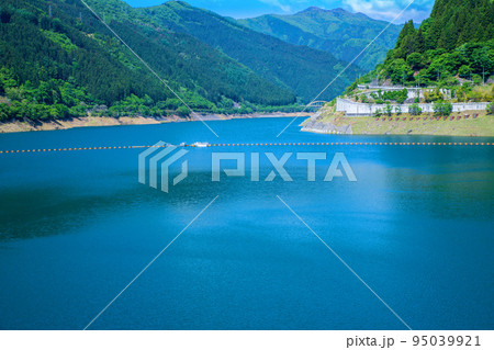奥秩父もみじ湖 滝沢ダム 初夏の風景 奥秩父もみじ湖 滝沢ダム 初夏の風景 95039921