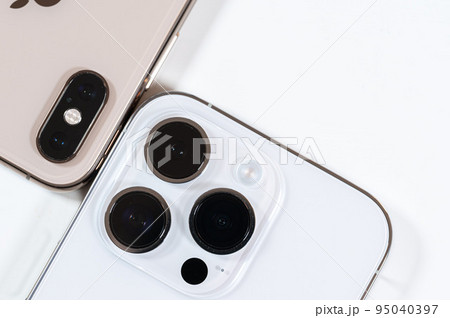 スマートフォンの買い替えと肥大化するカメラ スマートフォンの買い替えと肥大化するカメラ 95040397