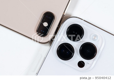 スマートフォンの買い替えと肥大化するカメラ スマートフォンの買い替えと肥大化するカメラ 95040412