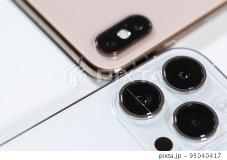 スマートフォンの買い替えと肥大化するカメラ スマートフォンの買い替えと肥大化するカメラ 95040417