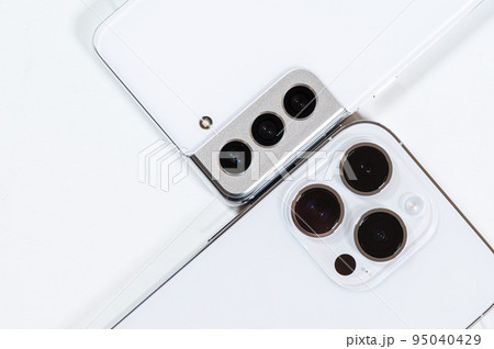 スマートフォンの買い替えと肥大化するカメラ スマートフォンの買い替えと肥大化するカメラ 95040429