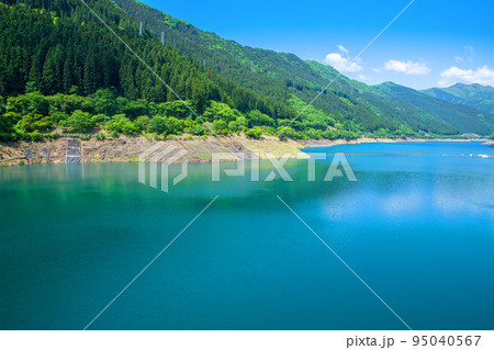 奥秩父もみじ湖 滝沢ダム 初夏の風景 奥秩父もみじ湖 滝沢ダム 初夏の風景 95040567