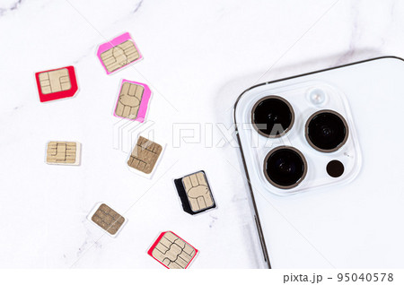 スマートフォンの買い替えと肥大化するカメラ スマートフォンの買い替えと肥大化するカメラ 95040578