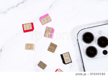 スマートフォンの買い替えと肥大化するカメラ 95040580