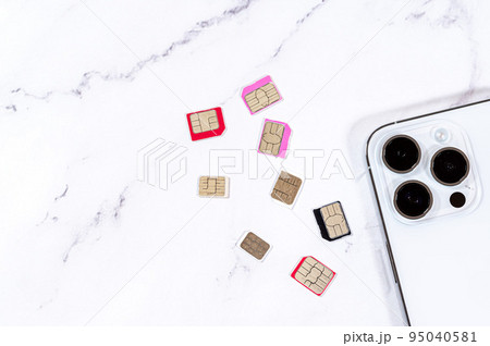 スマートフォンの買い替えと肥大化するカメラ 95040581