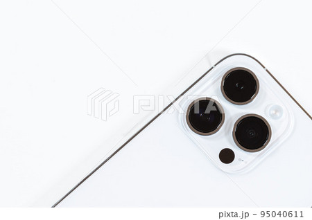 スマートフォンの買い替えと肥大化するカメラ スマートフォンの買い替えと肥大化するカメラ 95040611