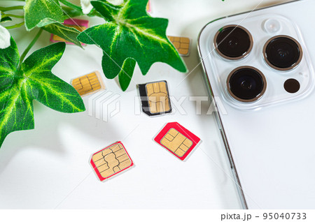 スマートフォンの買い替えと肥大化するカメラ 95040733