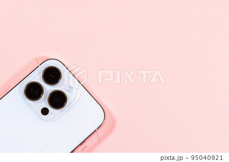 スマートフォンの買い替えと肥大化するカメラ 95040921