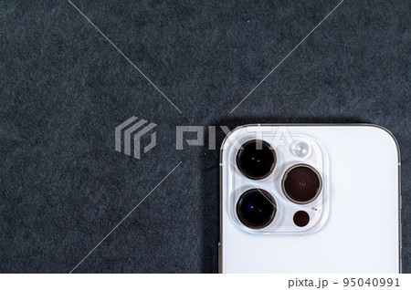 スマートフォンの買い替えと肥大化するカメラ スマートフォンの買い替えと肥大化するカメラ 95040991